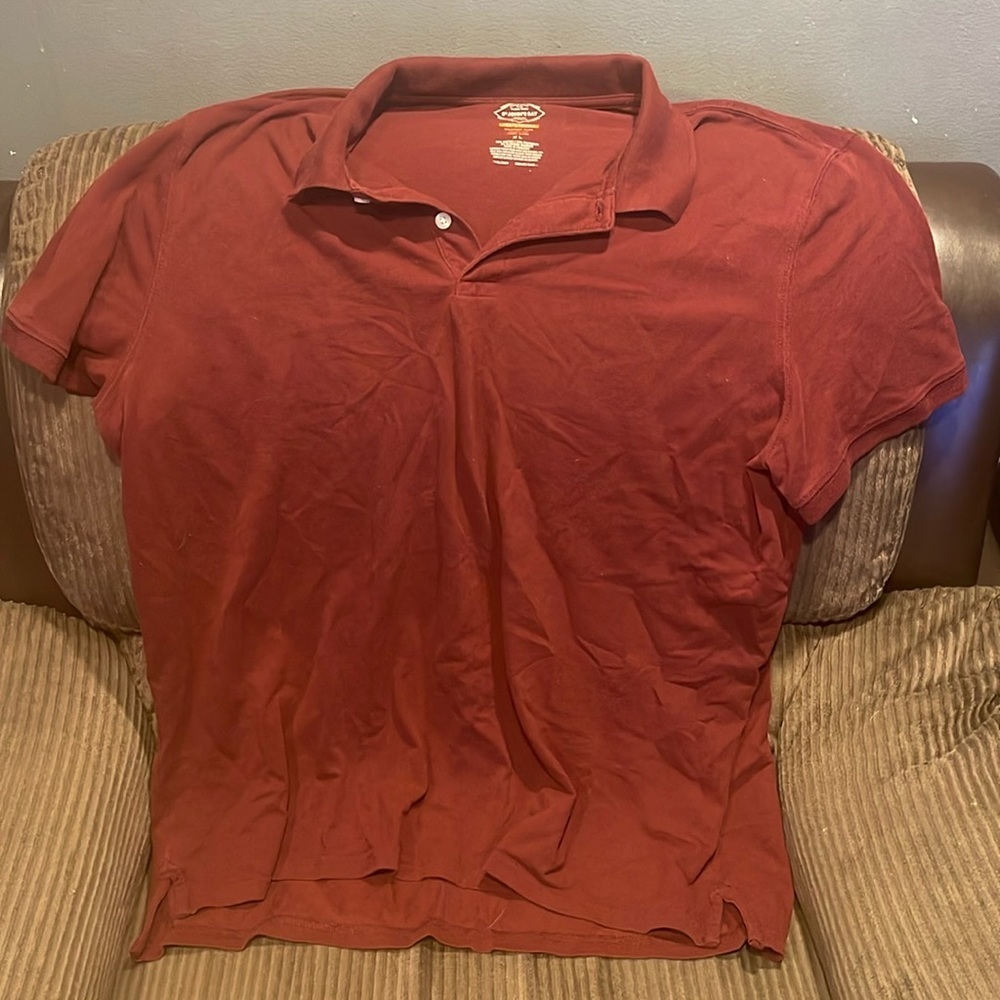 EUC maroon short sleeved shirt